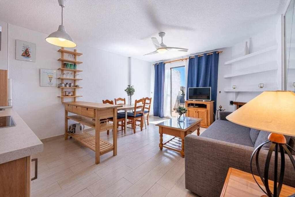 797 Hr - Pueblo Evita- Andalusian Apartment With Terrace. 贝纳尔马德纳 外观 照片