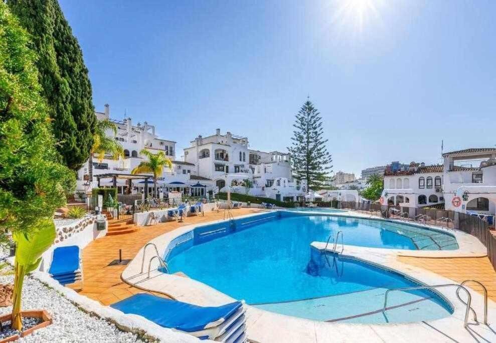 797 Hr - Pueblo Evita- Andalusian Apartment With Terrace. 贝纳尔马德纳 外观 照片