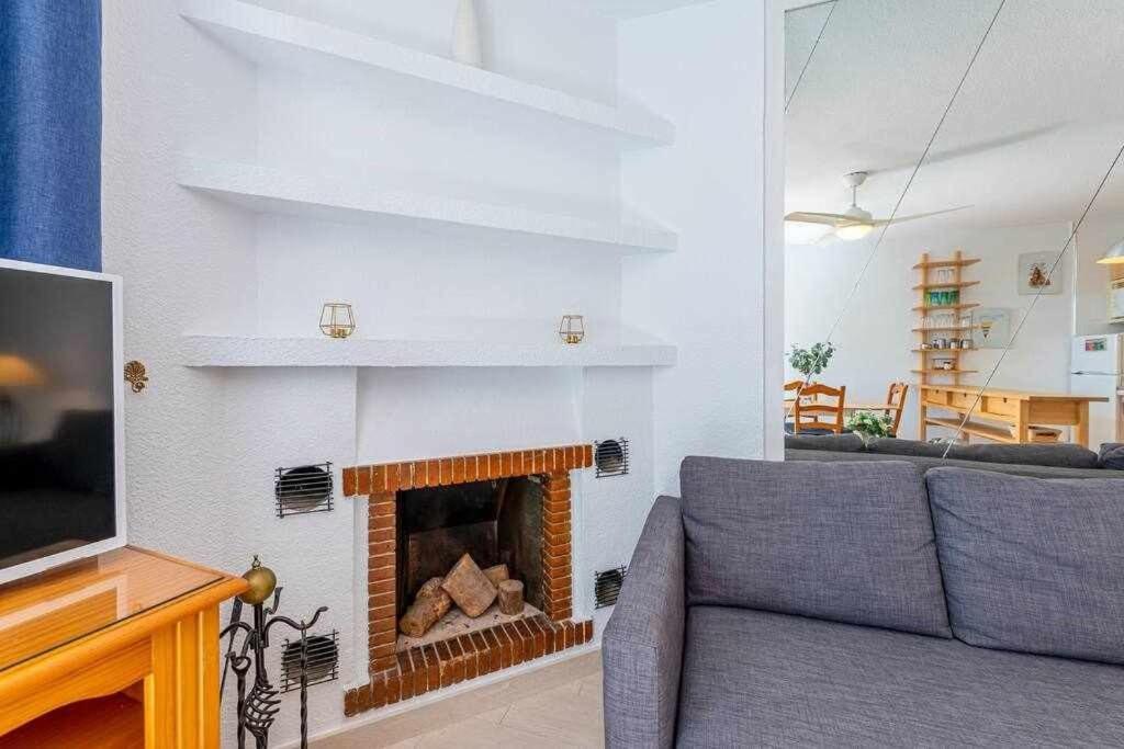 797 Hr - Pueblo Evita- Andalusian Apartment With Terrace. 贝纳尔马德纳 外观 照片